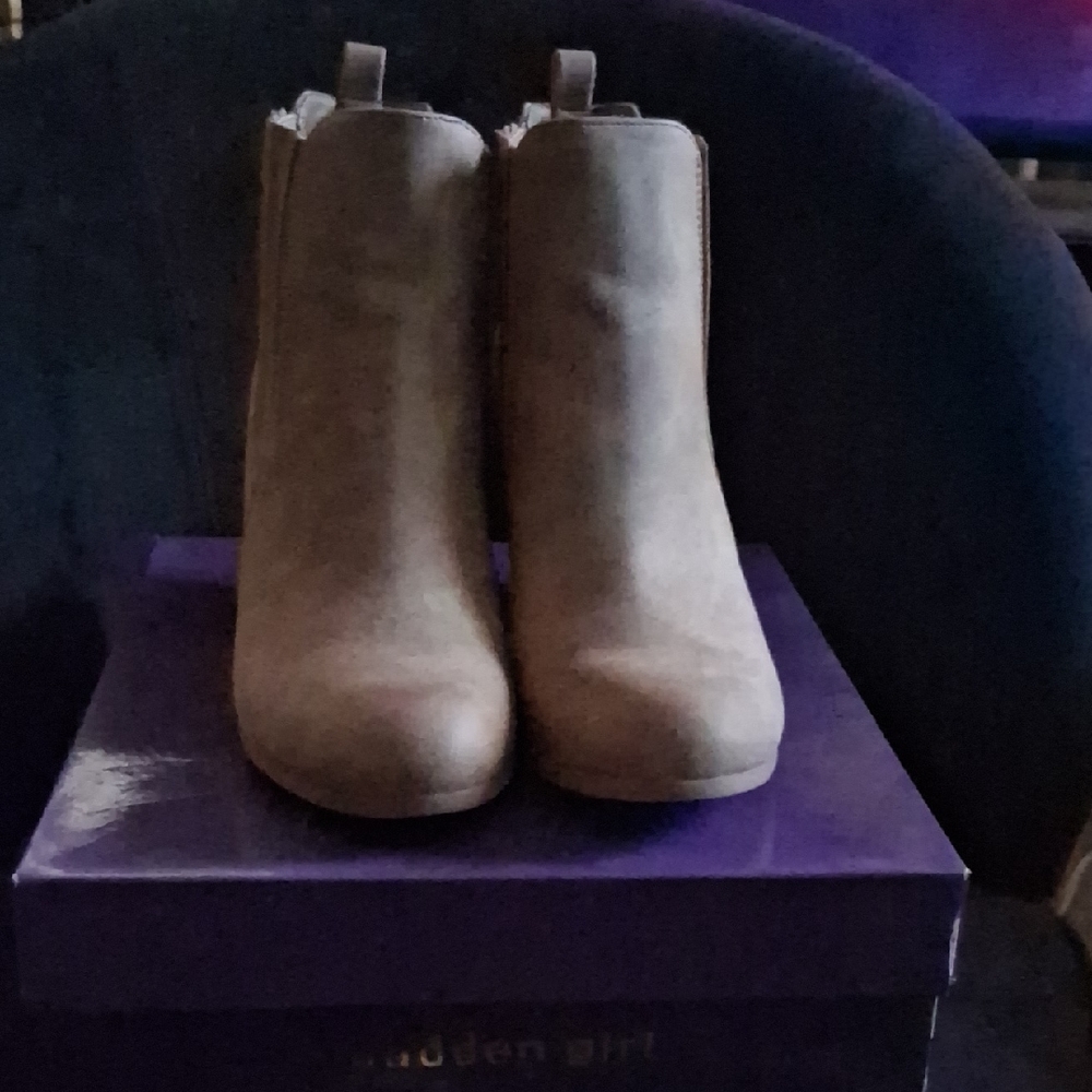 Steve Madden Taupe Suede Ankle Booties with Pull Tabs